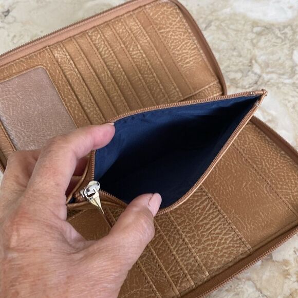 Matt & Nat Large Central Zip Around Vegan Wallet - Picture 12 of 13